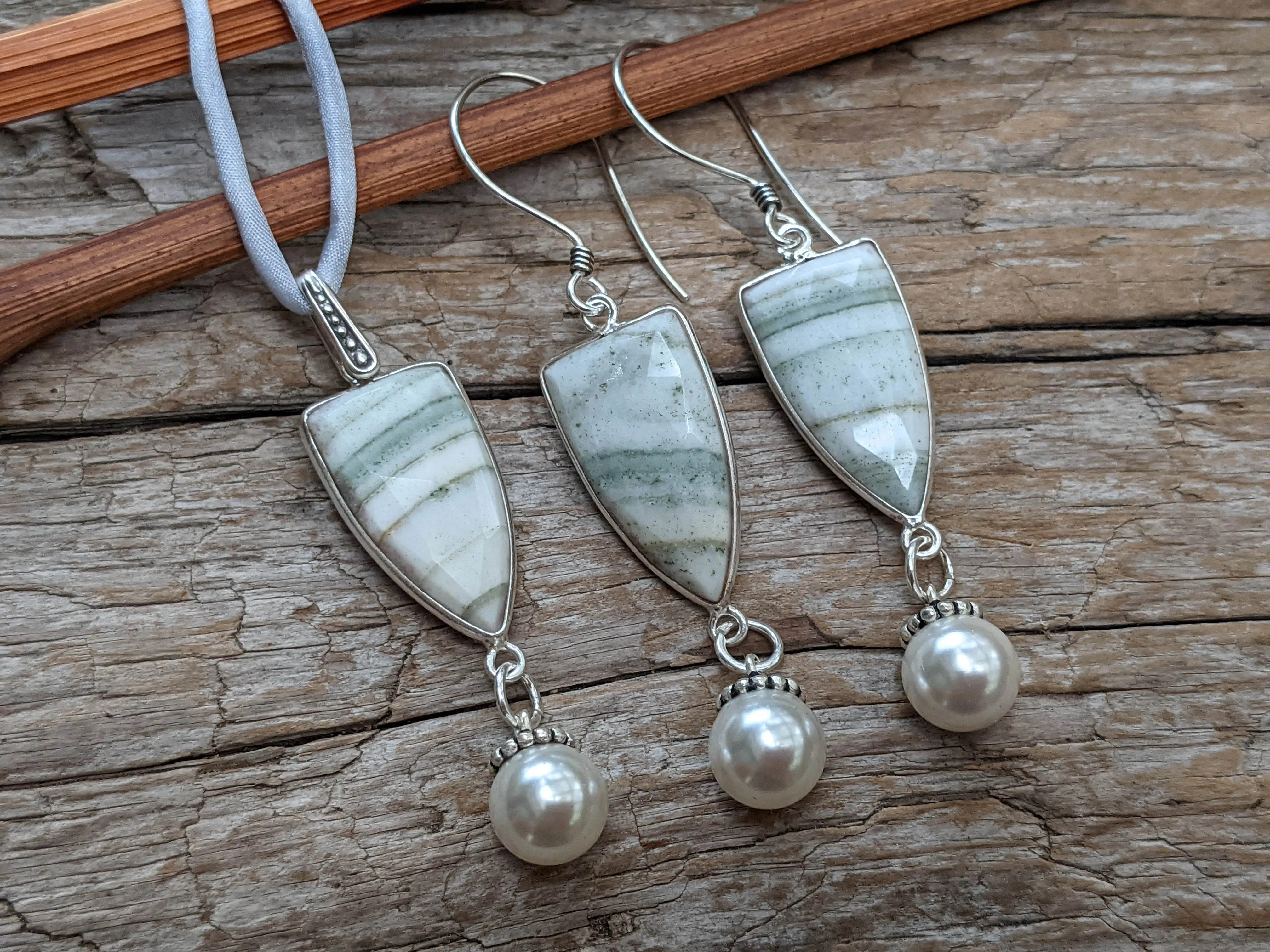 Opal & Shell Pearls Earrings and Pendant Set