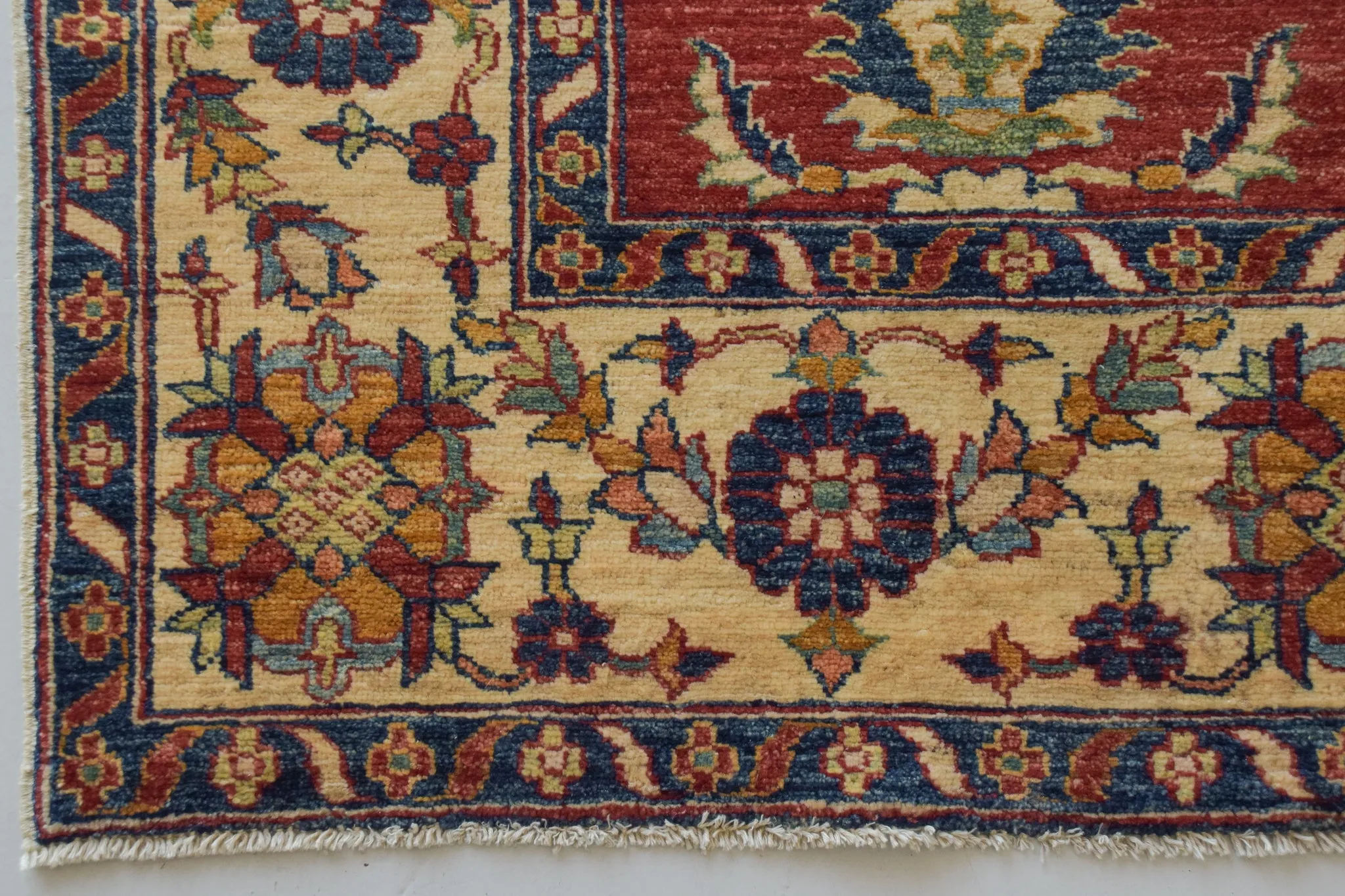 Sultanabad Style - Traditional Handwoven Rug